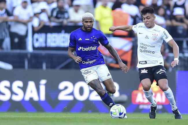 Pela primeira rodada do Campeonato Brasileiro, Corinthians e Cruzeiro se enfrentam na Neo Química Arena, em São Paulo