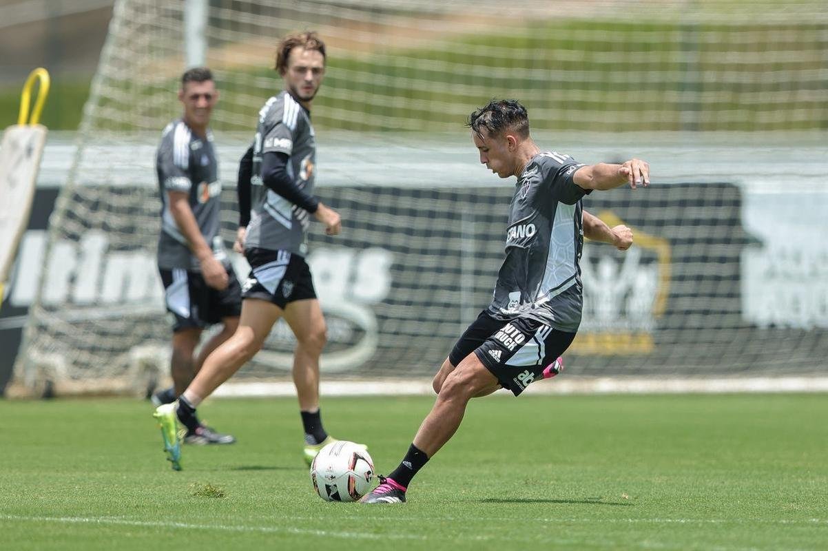 Atltico teve um dia de folga aps o empate com o Cruzeiro no clssico. Elenco de Coudet retomou atividades na Cidade do Galo na tarde desta quarta-feira (15/2).