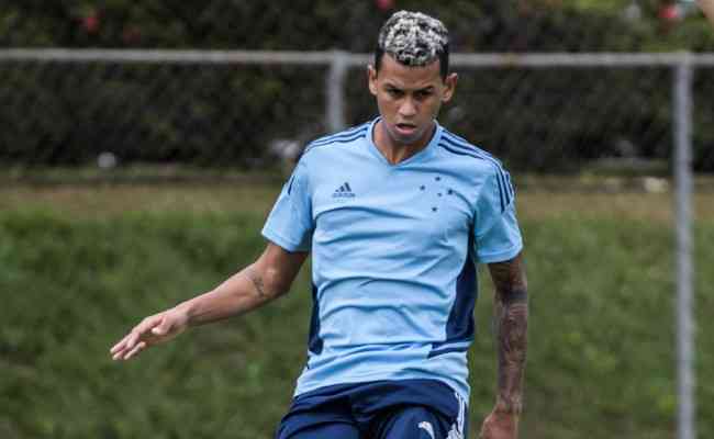 Fernando Henrique se lesionou nove dias aps ser anunciado como reforo do Cruzeiro 
