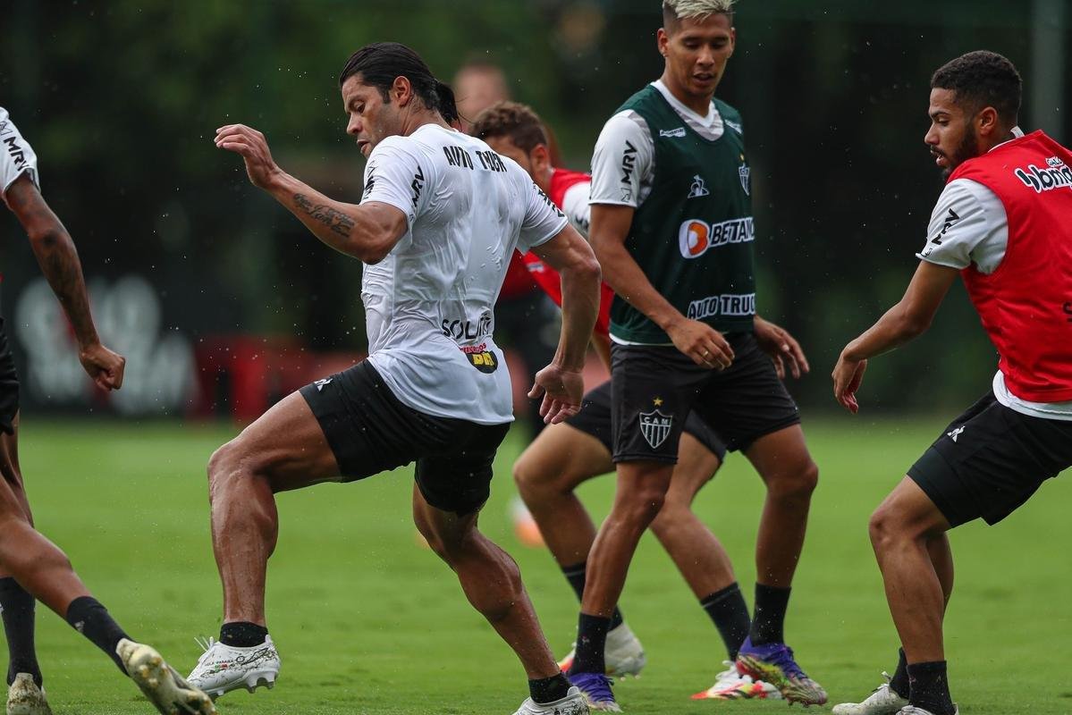 Fotos do primeiro treino de Hulk no Atlitco