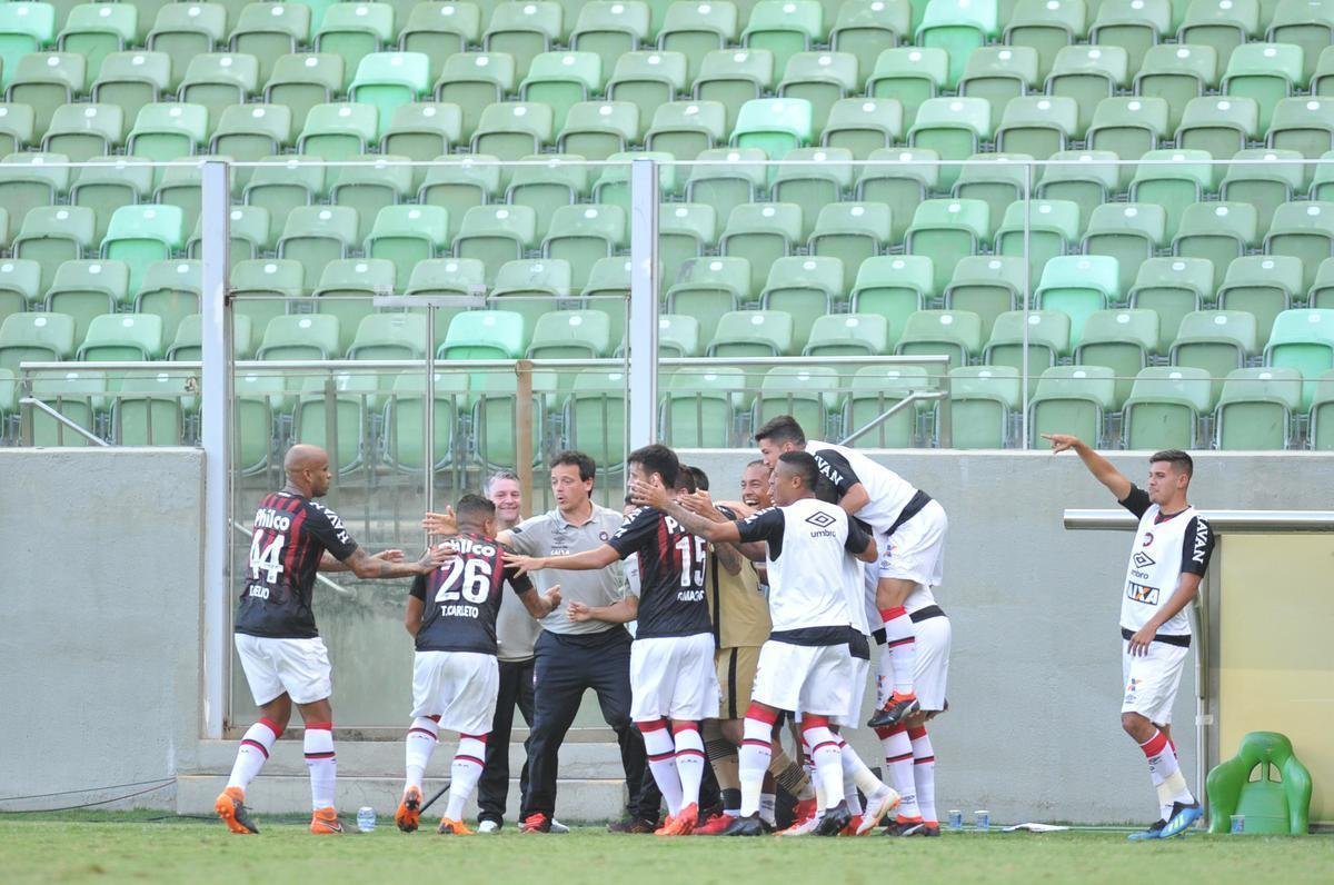 Amrica e Atltico-PR se enfrentaram em partida vlida pela 9 rodada do Campeonato Brasileiro