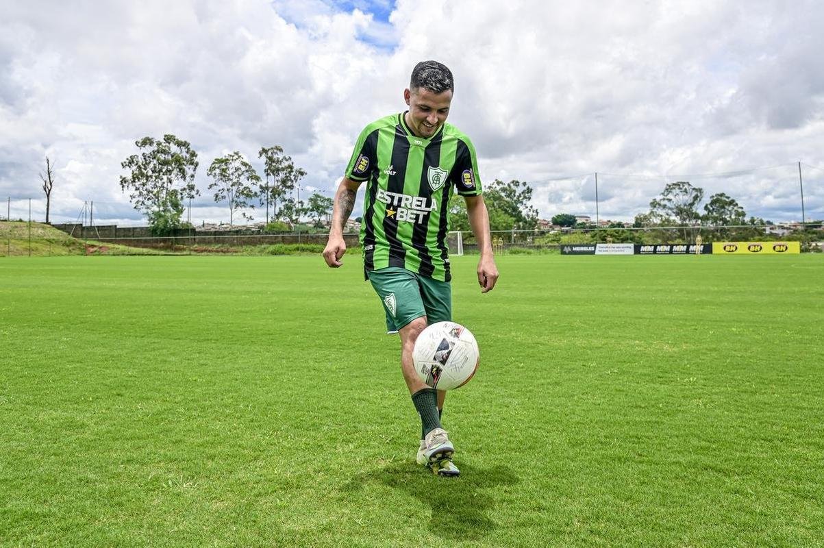 Dad Belmonte foi apresentado pelo Amrica neste sbado (7/1), no Lanna Drumond, e concedeu entrevista coletiva