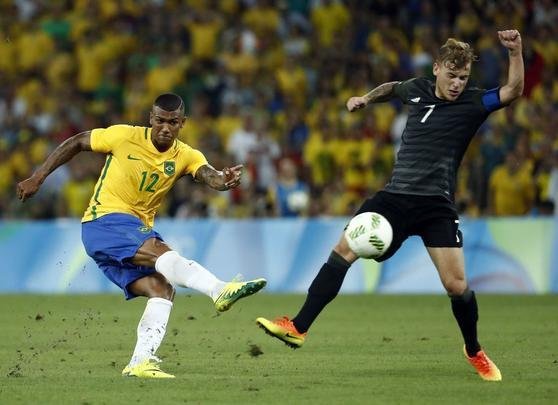 Confronto entre brasileiros e alemães pela final olímpica foi disputado no Estádio Maracanã