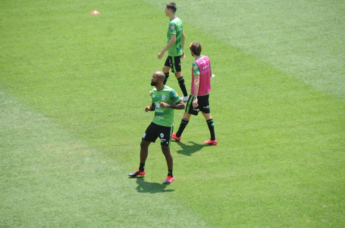 Equipes se enfrentaram neste sbado, pela 13 rodada da competio