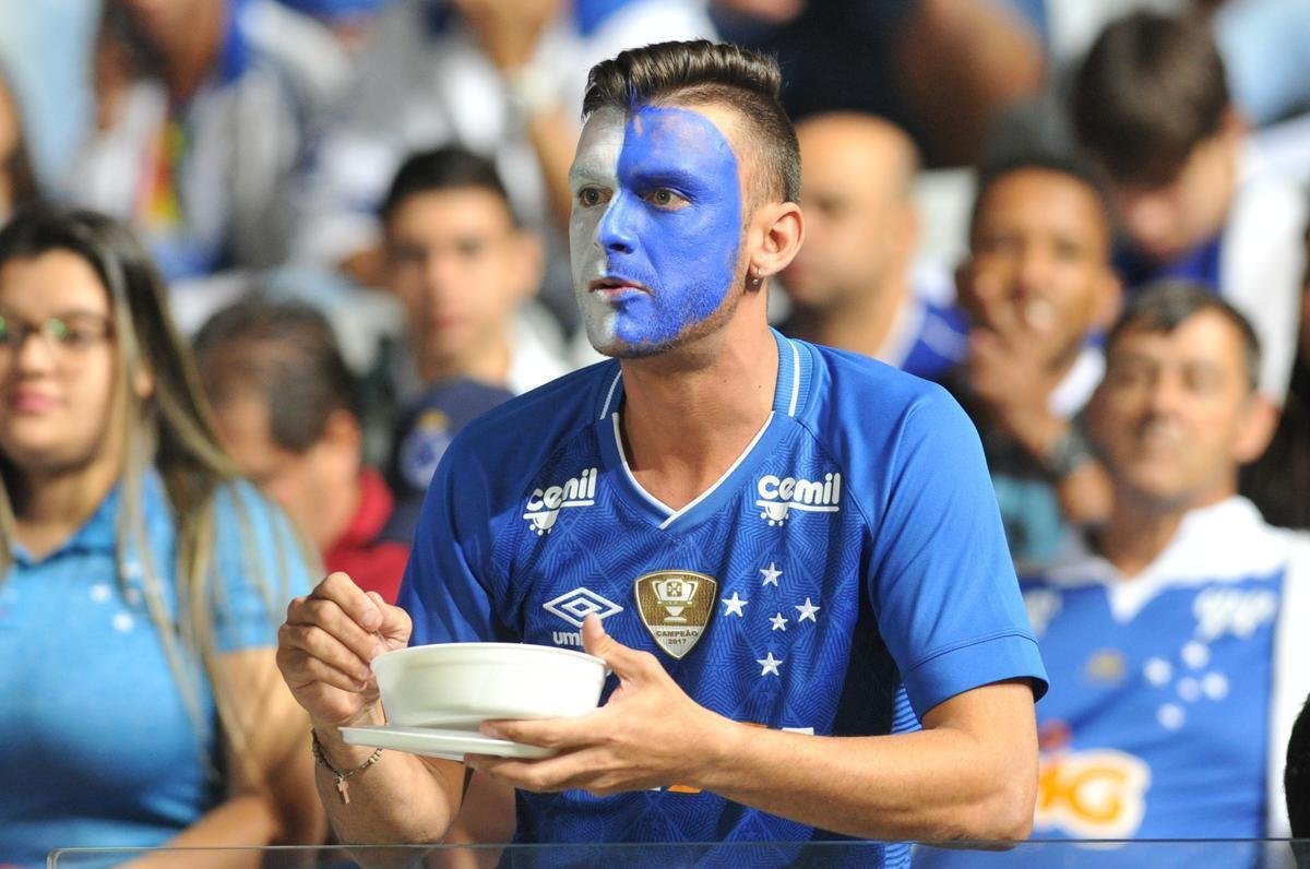 Torcida do Cruzeiro no duelo desta tera, no Mineiro, contra o Racing, pela Libertadores