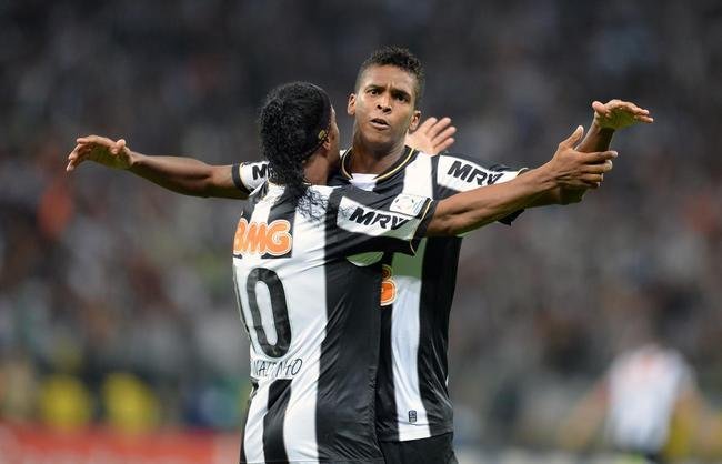 Copa Libertadores (2013) - O ttulo mais importante da histria do Atltico foi conquistado contra o Olimpia, no Mineiro. Aps derrota por 2 a 0 no Paraguai, no jogo de ida, a equipe comandada pelo tcnico Cuca devolveu o placar no Mineiro (J e Leonardo Silva marcaram) e garantiu o ttulo na disputa por pnaltis: 4 a 3. Como na final, a campanha da conquista histrica da gerao de Ronaldinho Gacho e cia. foi marcada por reviravoltas