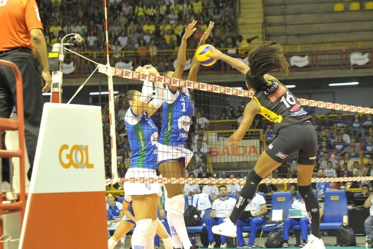 Minas x Praia: veja fotos da primeira partida da final