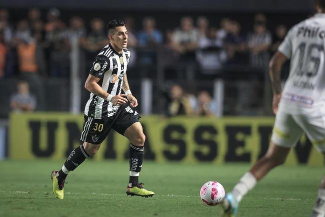 Fotos do jogo entre Santos e Atltico na Vila Belmiro, em Santos, pela 30 rodada do Campeonato Brasileiro