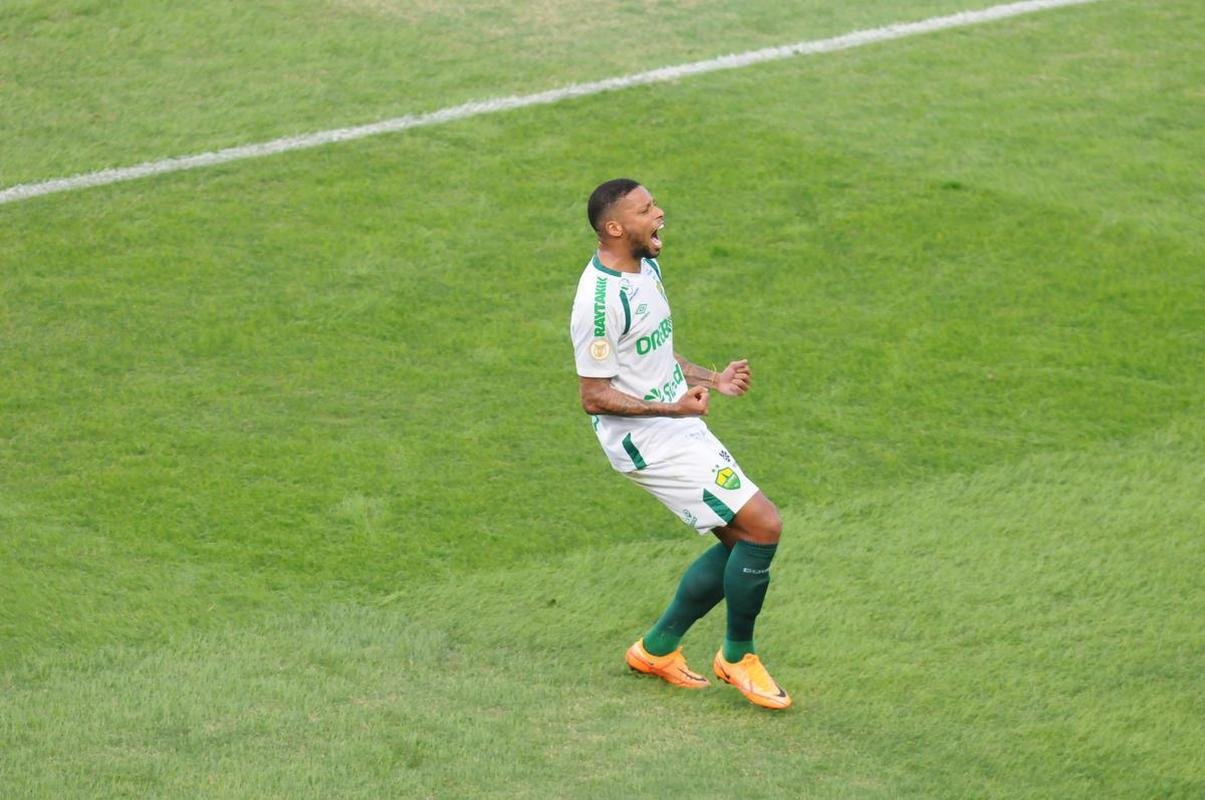 Amrica e Cuiab se enfrentaram, no Independncia, pela 9 rodada do Campeonato Brasileiro