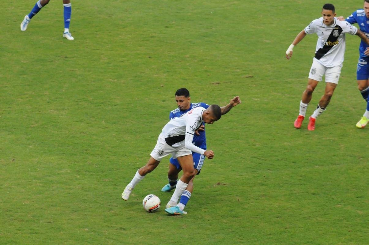 Fotos do jogo entre Cruzeiro e Ponte Preta, no Mineiro, em Belo Horizonte, pela 13 rodada da Srie B do Brasileiro