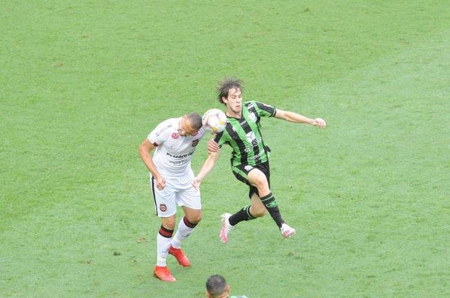 Lo Passos (atacante; emprestado pelo Palmeiras)