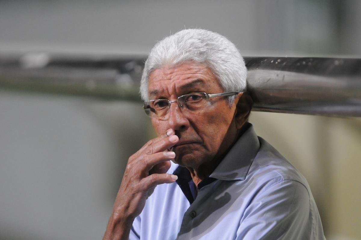 Fotos do primeiro tempo da partida entre Amrica e Botafogo-SP, no Independncia