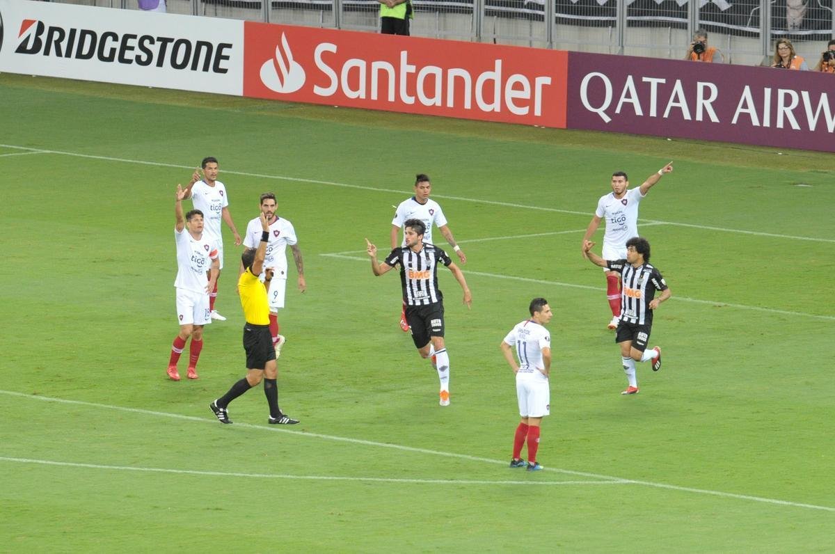 Fotos do duelo entre Atltico e Cerro Porteo, no Mineiro, pelo Grupo E da Copa Libertadores