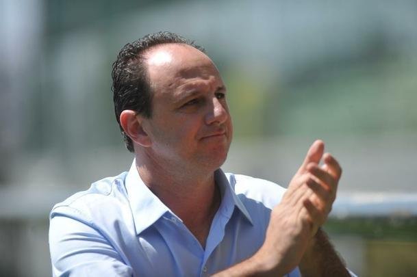 Lances da partida entre Cruzeiro e Grmio, no Independncia, pela 18 rodada do Campeonato Brasileiro