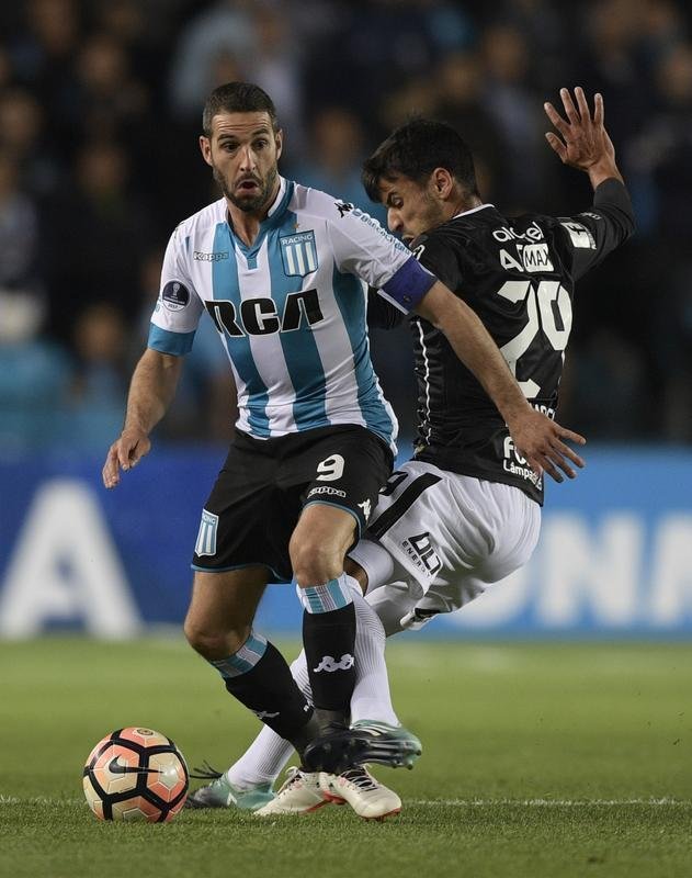 Lisandro Lpez, atacante de rodagem na Europa,  a esperana de gols do Racing
