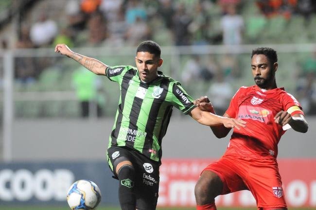 Diego Ferreira (lateral-direito; emprestado pelo Tombense)