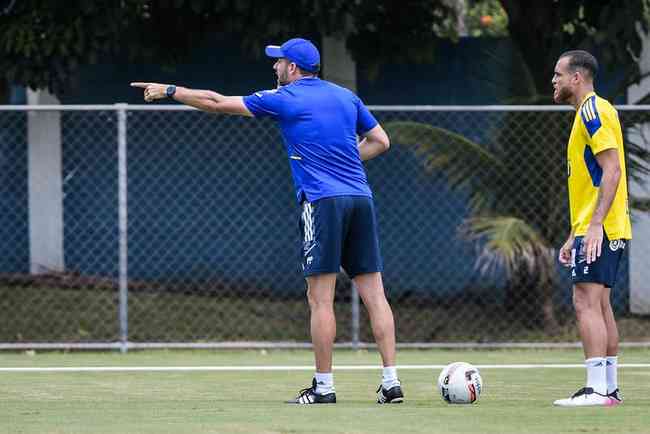Paulo Pezzolano quer time pronto para a estreia no Estadual 