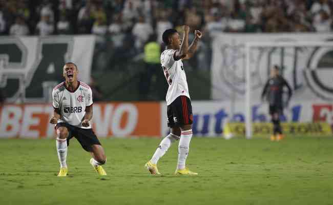 Aps sair atrs do placar, o Flamengo buscou o empate com Matheus Frana, que entrou na etapa final