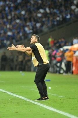 Fotos do primeiro tempo do duelo entre Cruzeiro e Racing, no Mineiro, pela Libertadores