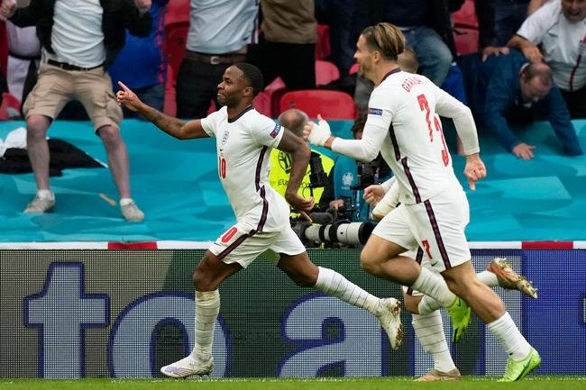 Fotos do gol de Sterling, da Inglaterra, sobre a Alemanha, em Wembley. Ingleses venceram por 2 a 0 e avan�aram �s quartas de final da Eurocopa