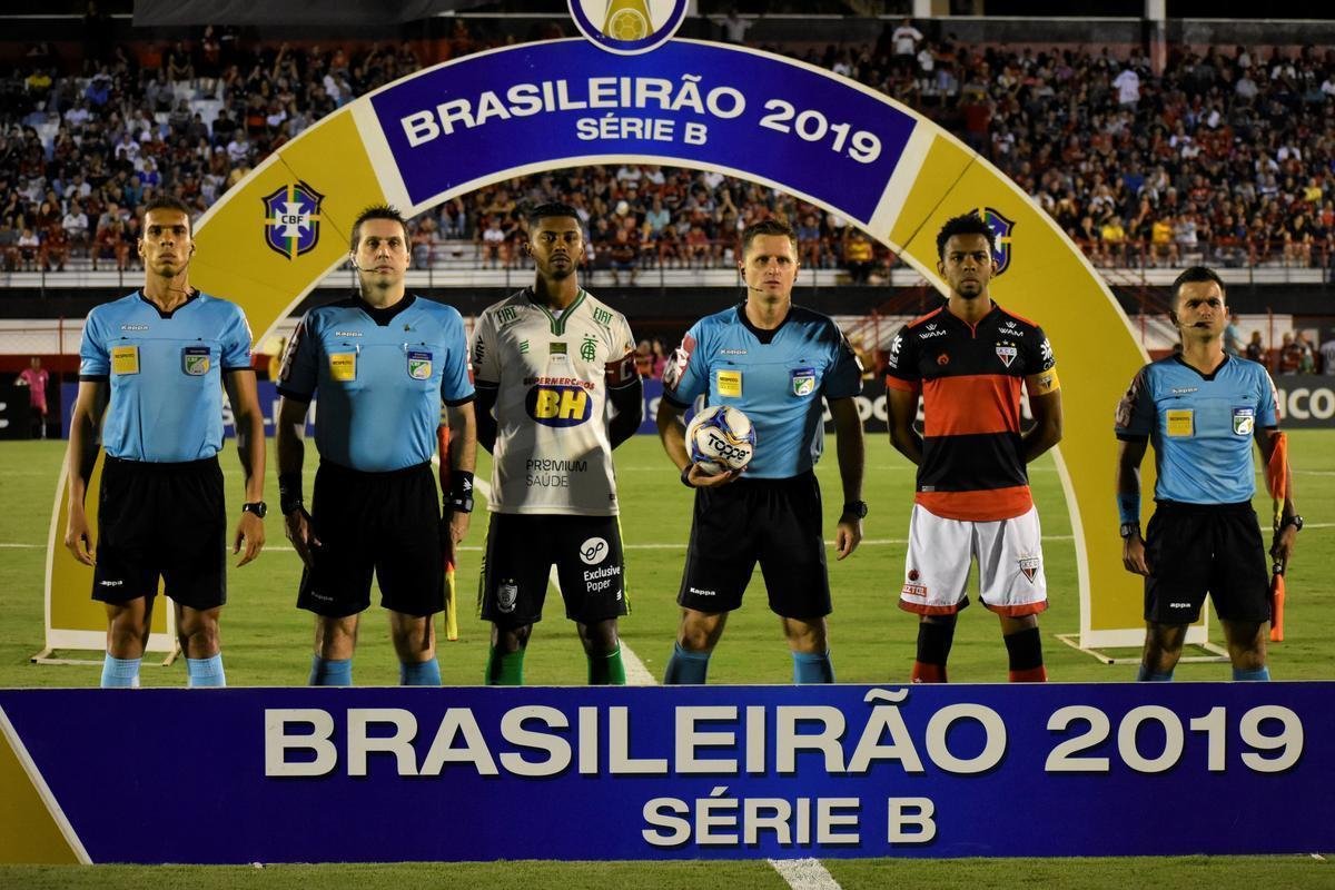 Amrica arrancou empate dramtico diante do Atltico-GO em Goinia 