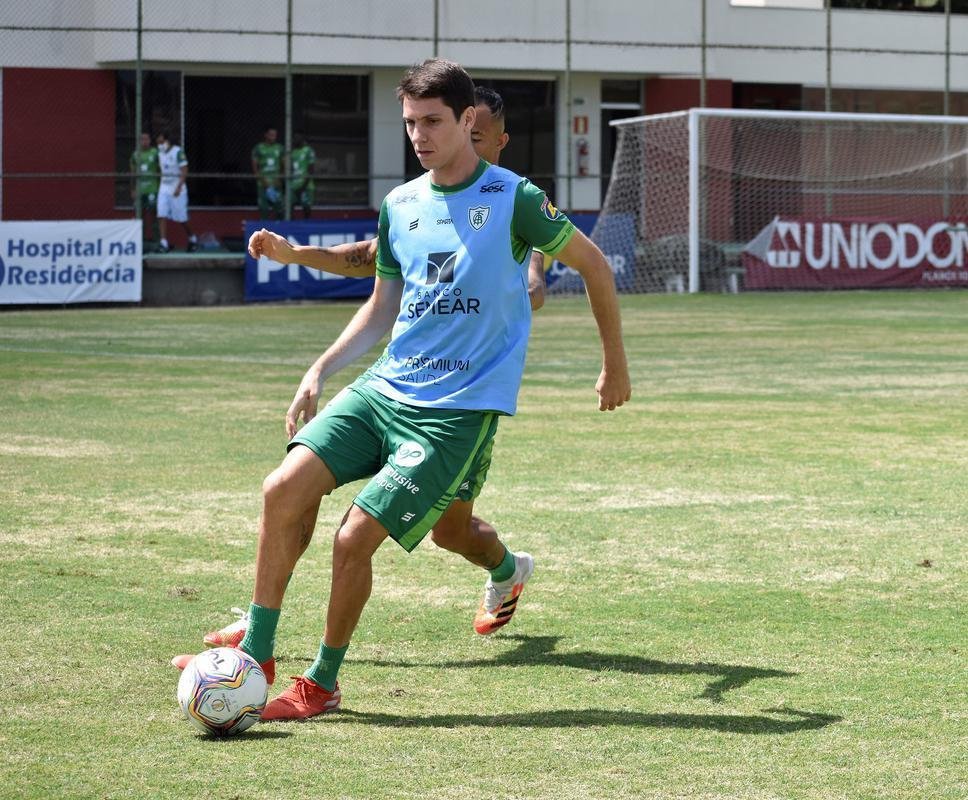 Dos dias 26 a 28 de janeiro, o Amrica realizou atividades totalmente voltadas ao confronto contra o Ava, pela 38 rodada da Srie B do Campeonato Brasileiro. Nesta sexta-feira (29), s 21h30, Coelho e Leo da Ilha se enfrentam no Independncia, em Belo Horizonte. A partida pode selar um indito tricampeonato do Amrica, que se isolaria como maior vencedor da competio. Alm disso, o elenco almeja a conquista para coroar uma temporada histrica, em que o clube foi semifinalista da Copa do Brasil.