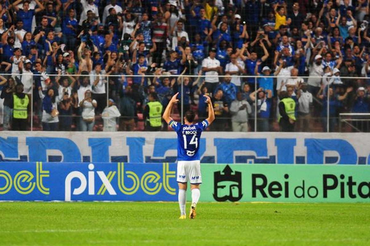 O Cruzeiro goleou o Nutico por 4 a 0 no Independncia, em Belo Horizonte, na 26 rodada da Srie B