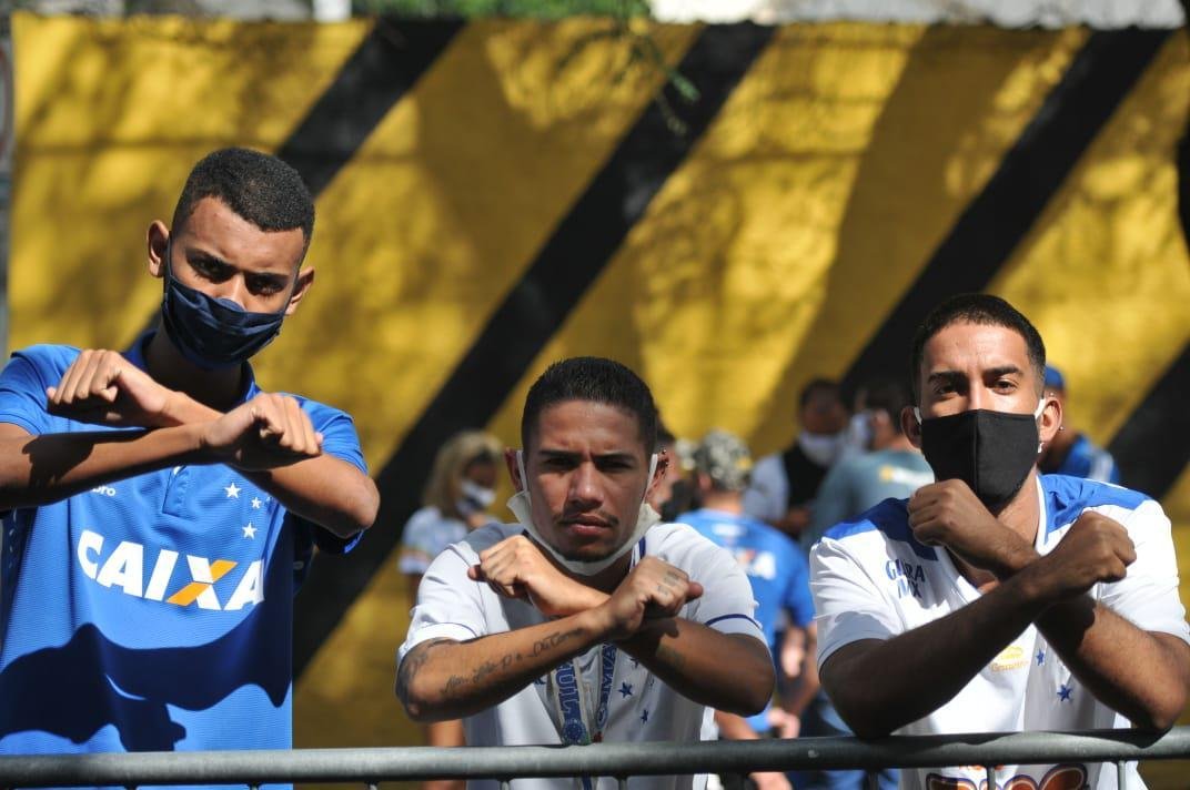 Alexandre Guzanshe/EM/DA Press