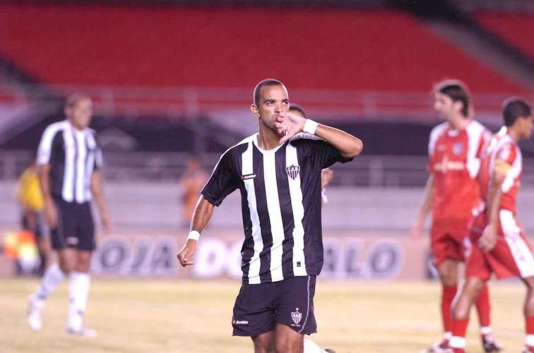 Quartas de final do Campeonato Mineiro de 2009: Atlético venceu o Uberaba no primeiro jogo, fora de casa, por 1 a 0, e no segundo jogo, em casa, por 6 a 0.