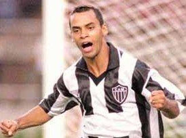 Marques marcou hat-trick pelo Atltico na Copa do Brasil de 1999