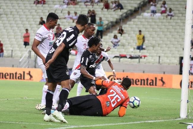 Veja imagens do empate entre Ferrovirio-CE e Atltico no Castelo