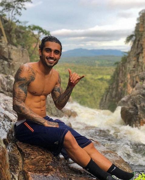 O lateral-esquerdo Patrick Brey curte a natureza e cachoeiras