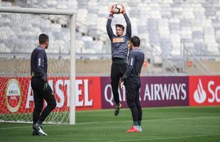 Levir Culpi comanda treino no Mineiro antes da estreia no Grupo E da Libertadores