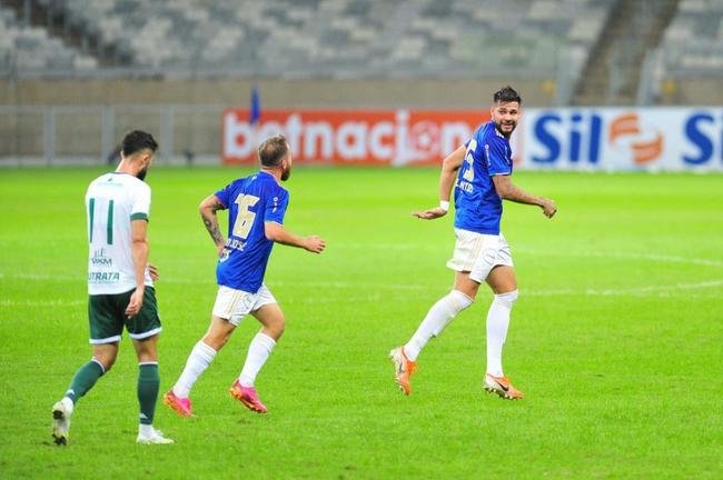 Fotos do jogo entre Cruzeiro e Guarani, no Mineiro, em Belo Horizonte, pela oitava rodada da Srie B do Campeonato Brasileiro de 2021