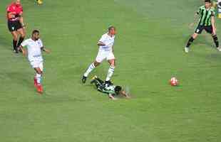 Amrica venceu a Caldense, com gols de Matheusinho e Joo Paulo, e avanou