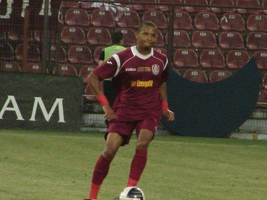 Lateral-esquerdo Edimar, de 30 anos, est prximo de acordo com o Cruzeiro por duas temporadas