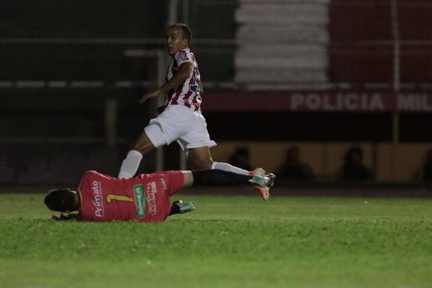 Timbu venceu a equipe paranaense fora de casa com gols de Jean Carlos e Matheus Carvalho