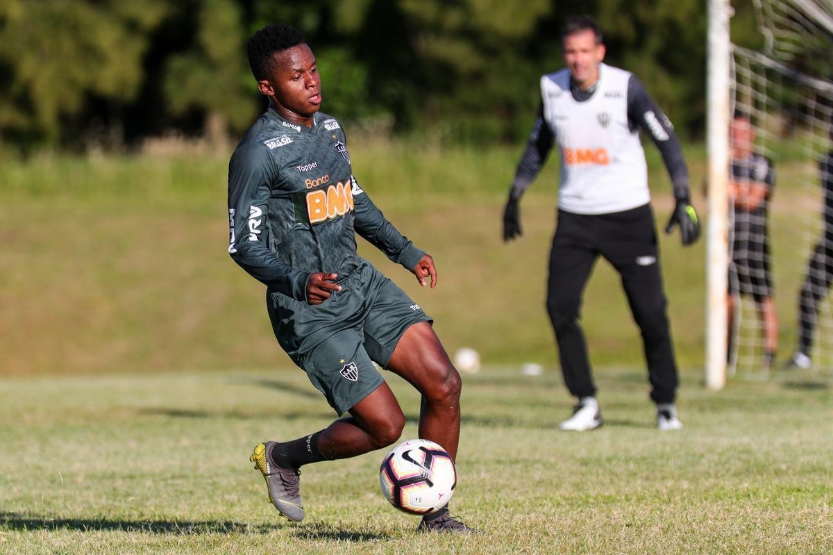 Jogadores do Atltico treinaram no CT do Danubio, em Montevidu, nesta tera-feira