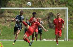 No primeiro jogo-treino, Atltico empatou com o Villa Nova por 1 a 1. Hulk marcou pelo Galo.