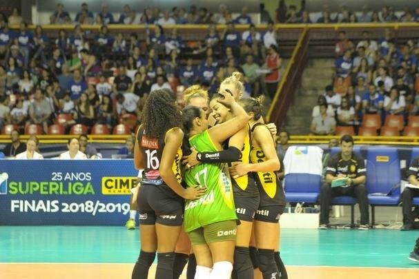 Minas x Praia: veja fotos da primeira partida da final