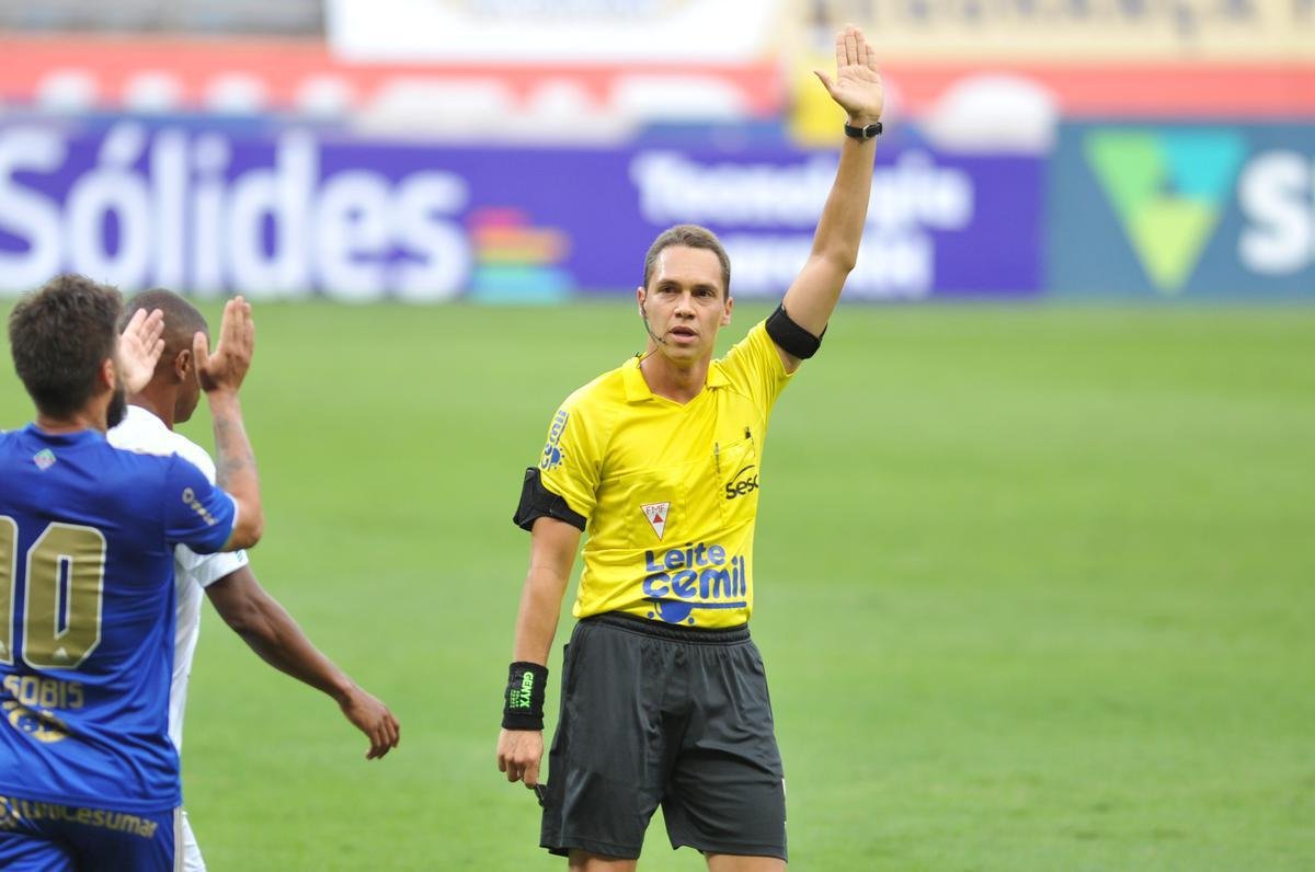 Fotos do clssico de ida da semifinal do Campeonato Mineiro, entre Cruzeiro e Amrica, no Mineiro, em Belo Horizonte