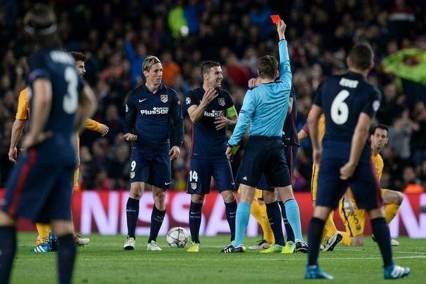 Suárez brilhou marcando dois gols para decretar a vitória, de virada, do Barcelona