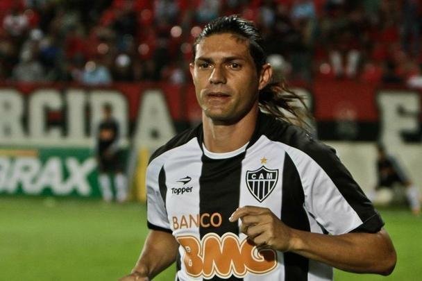 Marquinhos Cambalhota - Artilheiro no futebol japonês, Marquinhos Cambalhota foi contratado pelo Galo para a disputa do Brasileiro. A estreia foi discreta, na goleada alvinegra por 3 a 0 sobre o Atlético-PR, na Arena do Jacaré. Ele sofreu com lesões e fez apenas cinco jogos pelo clube, com um gol marcado.