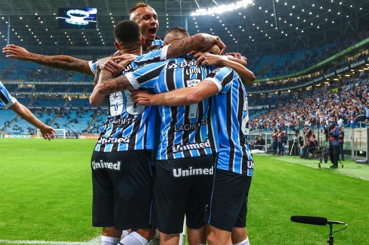 Grmio jogou melhor e conseguiu vitria por 2 a 0 sobre o Atltico na Arena, em Porto Alegre, pela 13 rodada do Campeonato Brasileiro