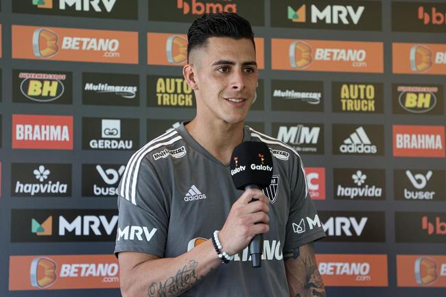 Fotos da apresentação do atacante Pavón no Atlético