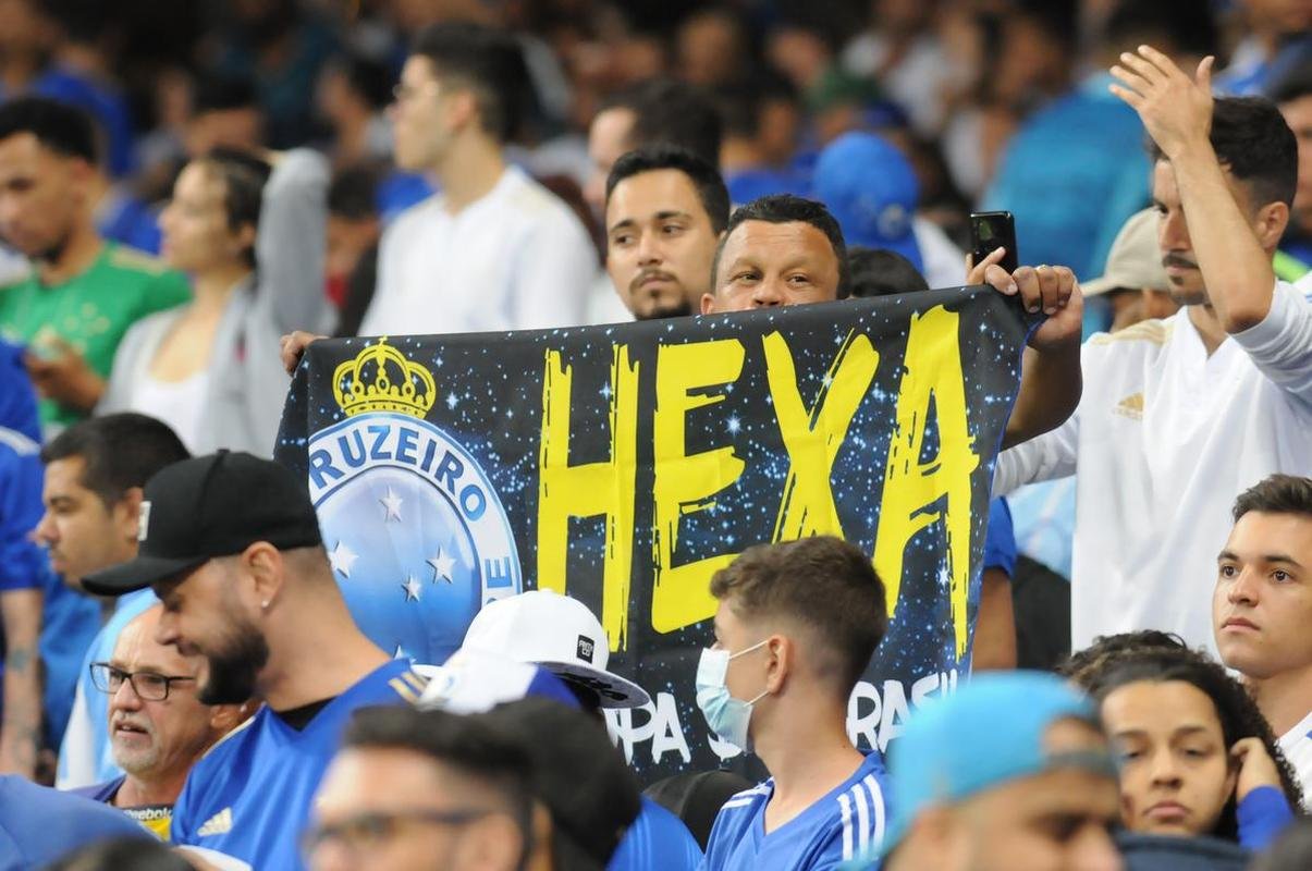 Fotos da torcida do Cruzeiro no Mineiro durante a partida contra o Sport, nesta tera-feira (28/6), pela 15 rodada da Srie B do Campeonato Brasileiro