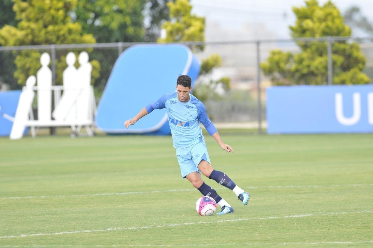 Com gols de Judivan e Rafael Sobis, Cruzeiro venceu Betinense por 2 a 0 em jogo-treino
