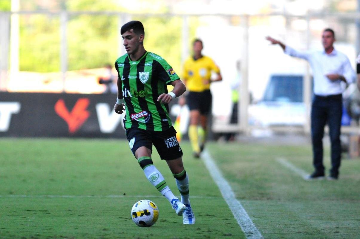 Fotos do jogo entre Amrica e Athletico-PR, no Independncia, em Belo Horizonte, pela quarta rodada do Campeonato Brasileiro de 2022