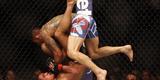 Fotos da vitria de Rafael dos Anjos, que valeu o cinturo dos leves do UFC