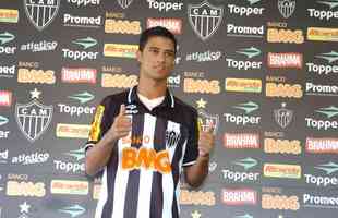 Ricardo Bueno - Jogou no Atlético entre 2010 e 2011. Foi para o Palmeiras em 2011 e ficou até 2012.